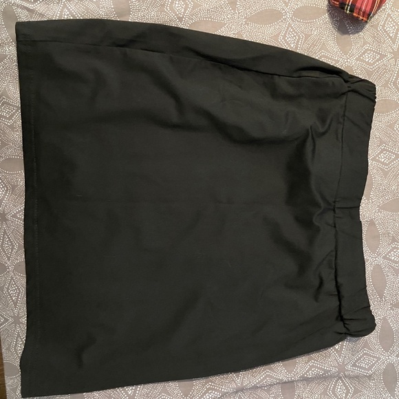 Black stretchy mini skirt - Picture 1 of 1